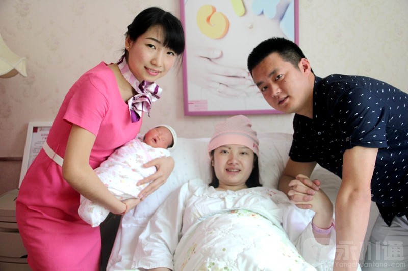 孕妇一家.JPG