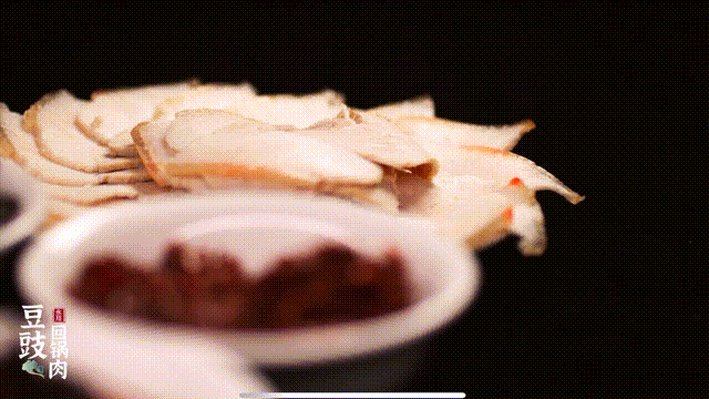 154410oahhat3puhjk913z.gif