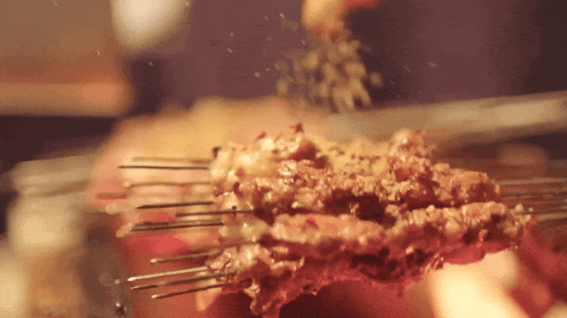 155211id8b8ibgw4g838zv.gif